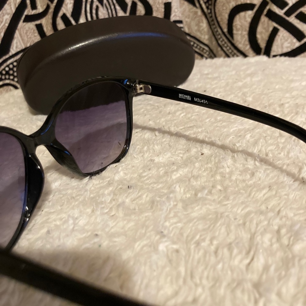 Michael Kors Sunglasses Women’s - Picture 3 of 6